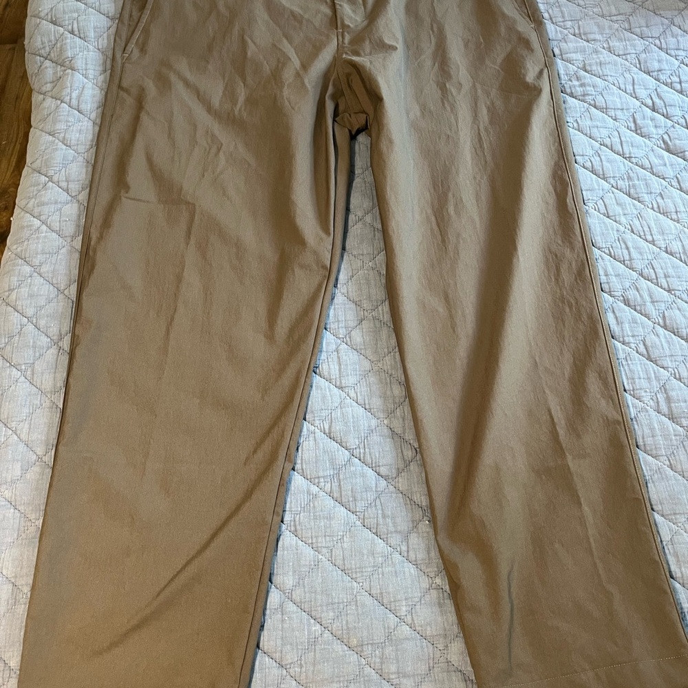 lululemon athletica Men's Khaki Chinos
